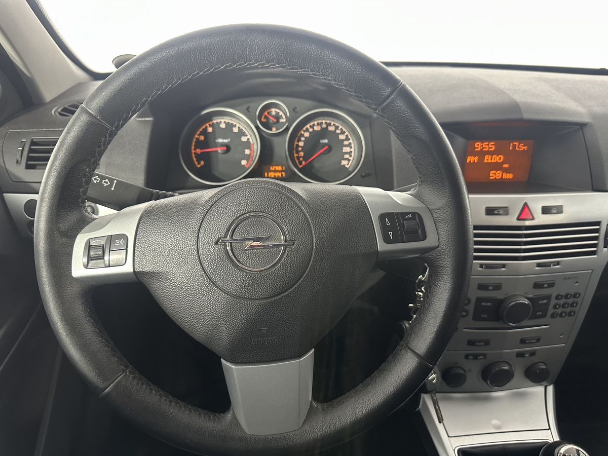 Opel Astra Enjoy 2011 г.в., 119 000 км.