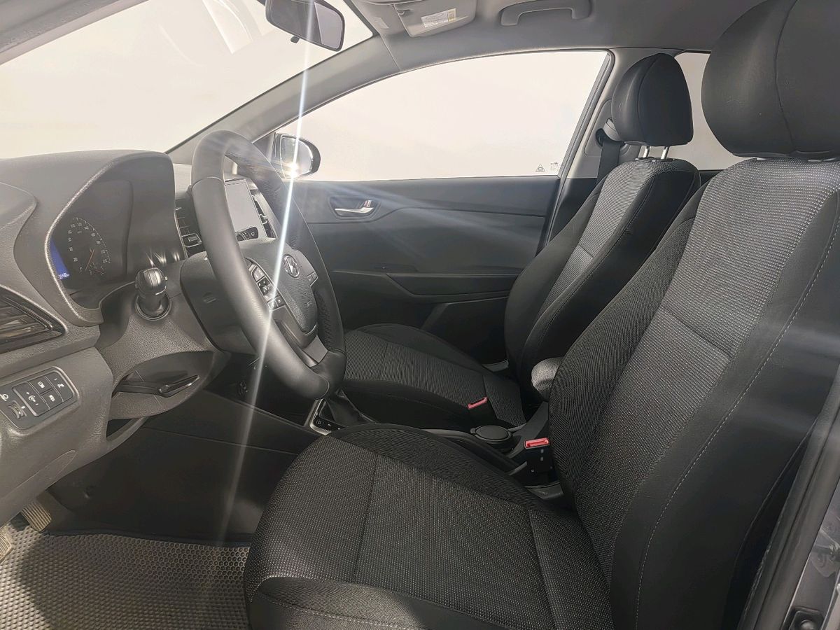 Hyundai Solaris Специальная Серия "10 лет" + Comfort 2021 г.в., 65 438 км.