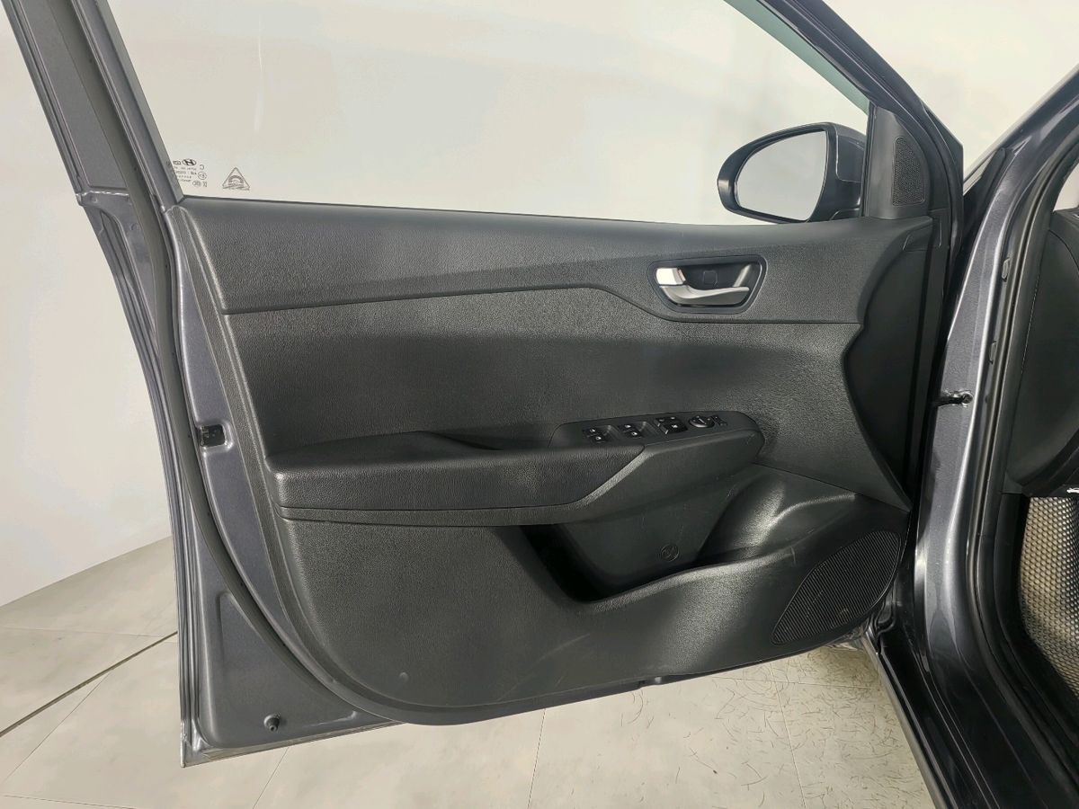 Hyundai Solaris Специальная Серия "10 лет" + Comfort 2021 г.в., 65 438 км.