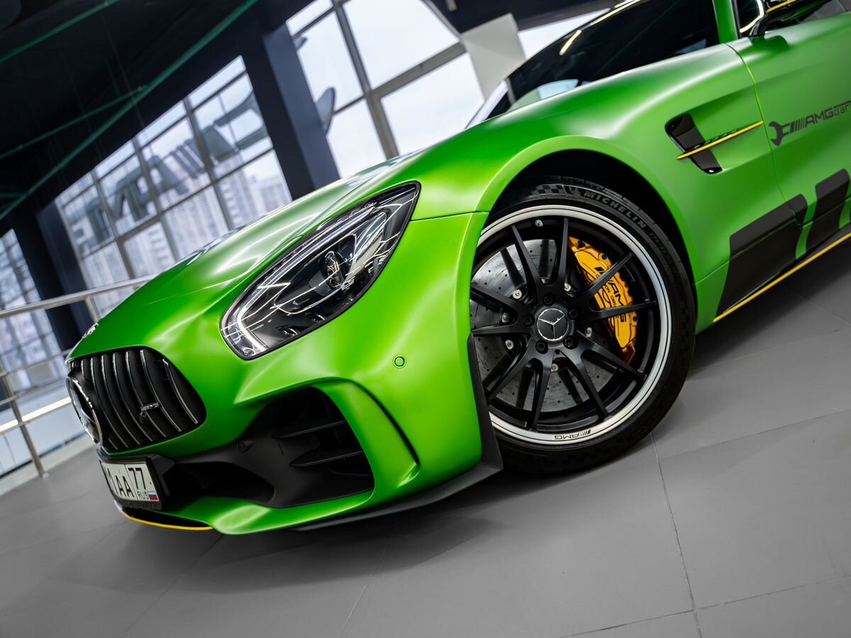 Mercedes-Benz AMG GT фото 7