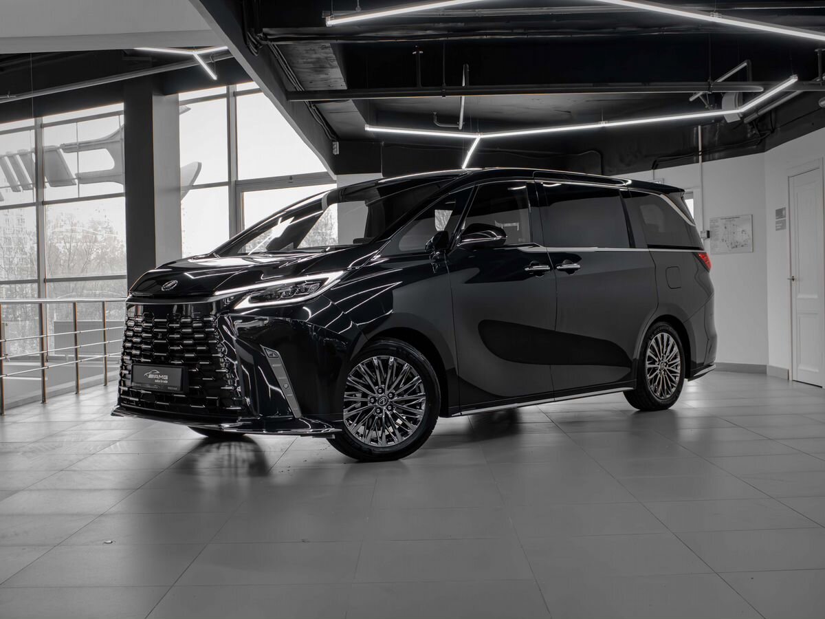 Lexus LM