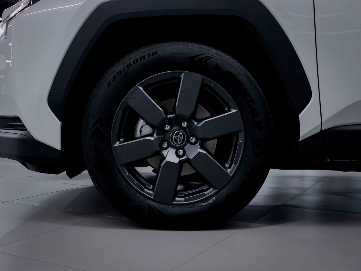 Toyota RAV4 фото 6