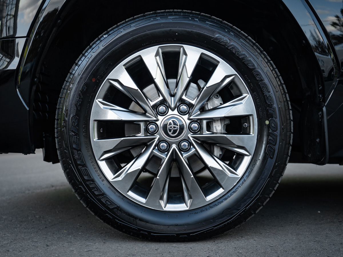 Toyota Land Cruiser фото 6