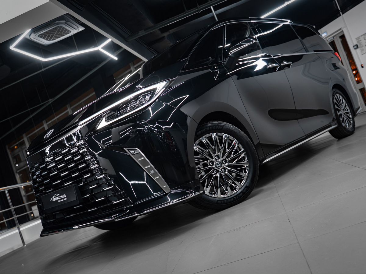 Lexus LM фото 7