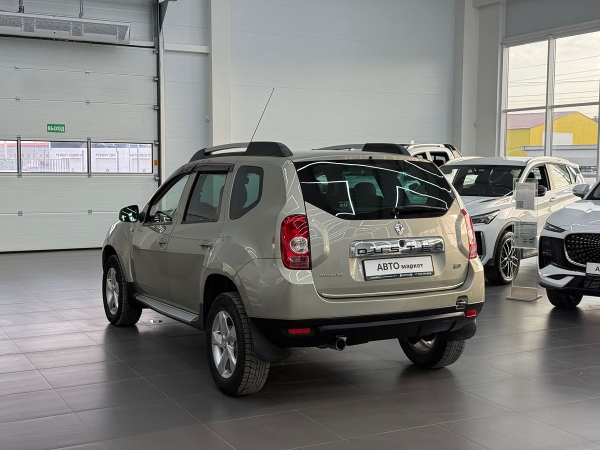 Renault Duster I 2.0 AT (135 л.с.) 2012 — фото 2