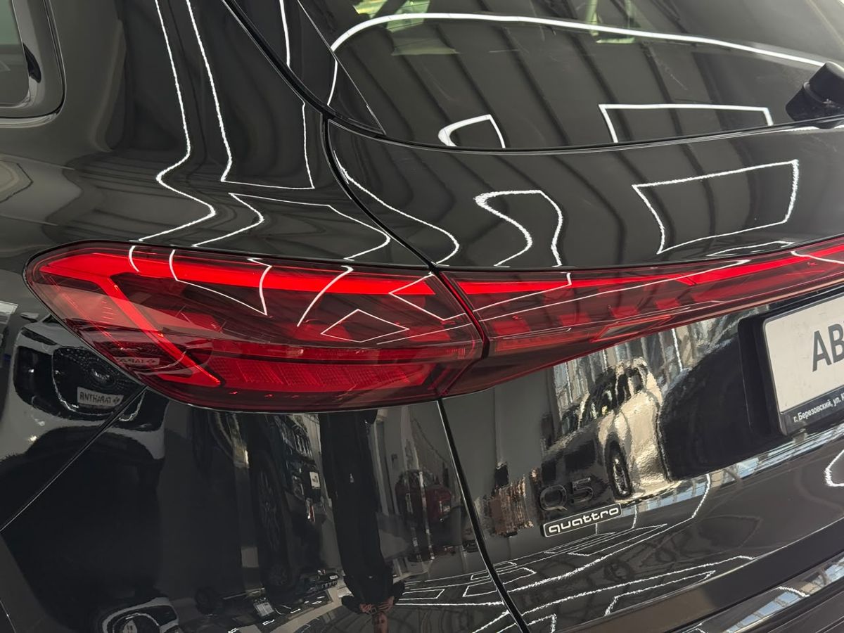 Audi Q5 III (GU) L 2.0 AMT (204 л.с.) 4WD Exclusive 2026 — фото 3