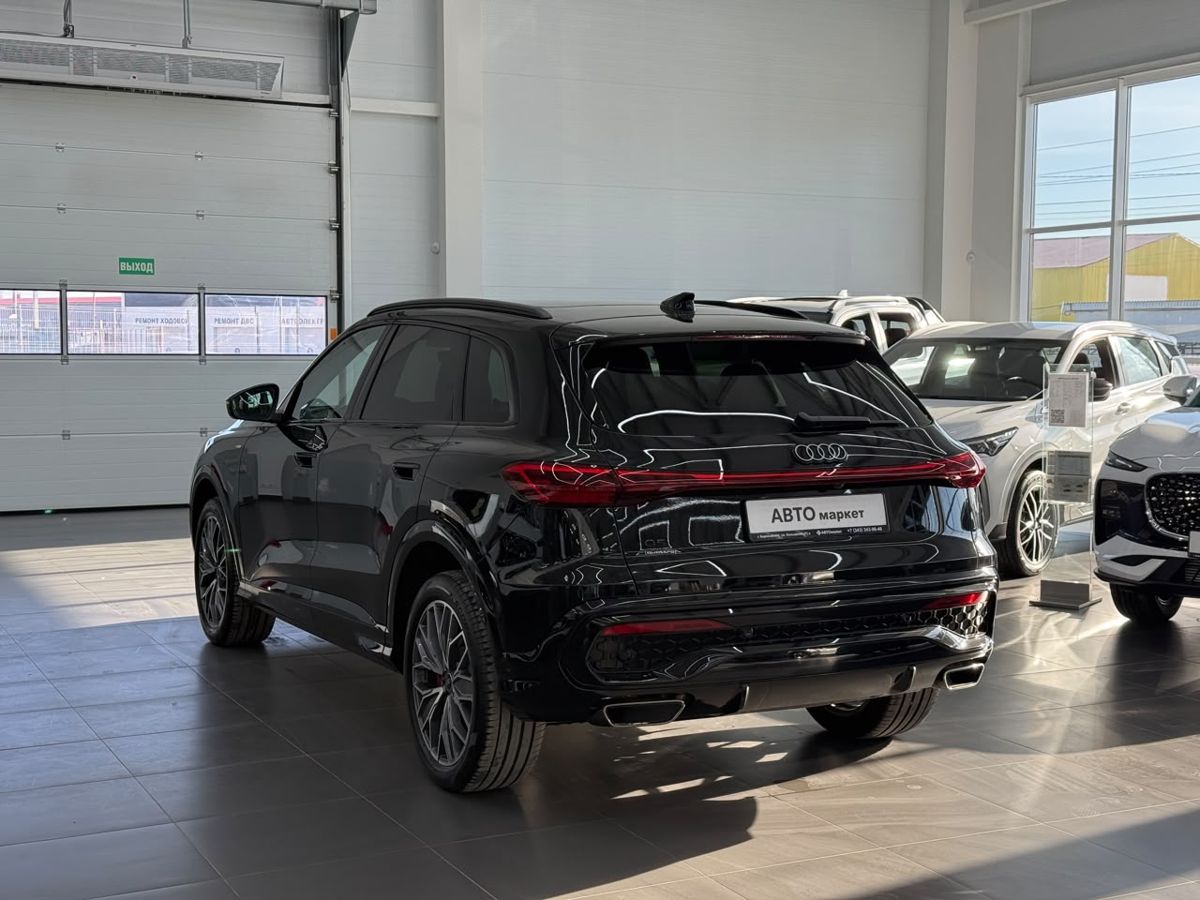 Audi Q5 III (GU) L 2.0 AMT (204 л.с.) 4WD Exclusive 2026 — фото 2