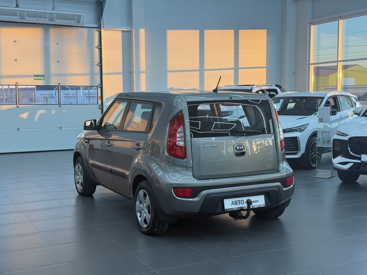 Kia Soul I Рестайлинг 1.6 MT (129 л.с.) Comfort 2013 — фото 2