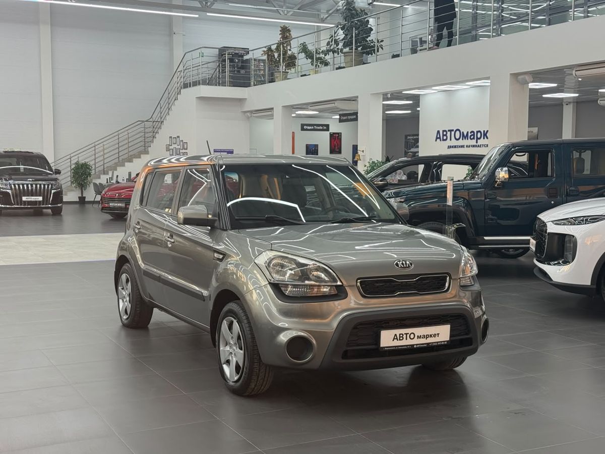 Kia Soul I Рестайлинг 1.6 MT (129 л.с.) Comfort 2013