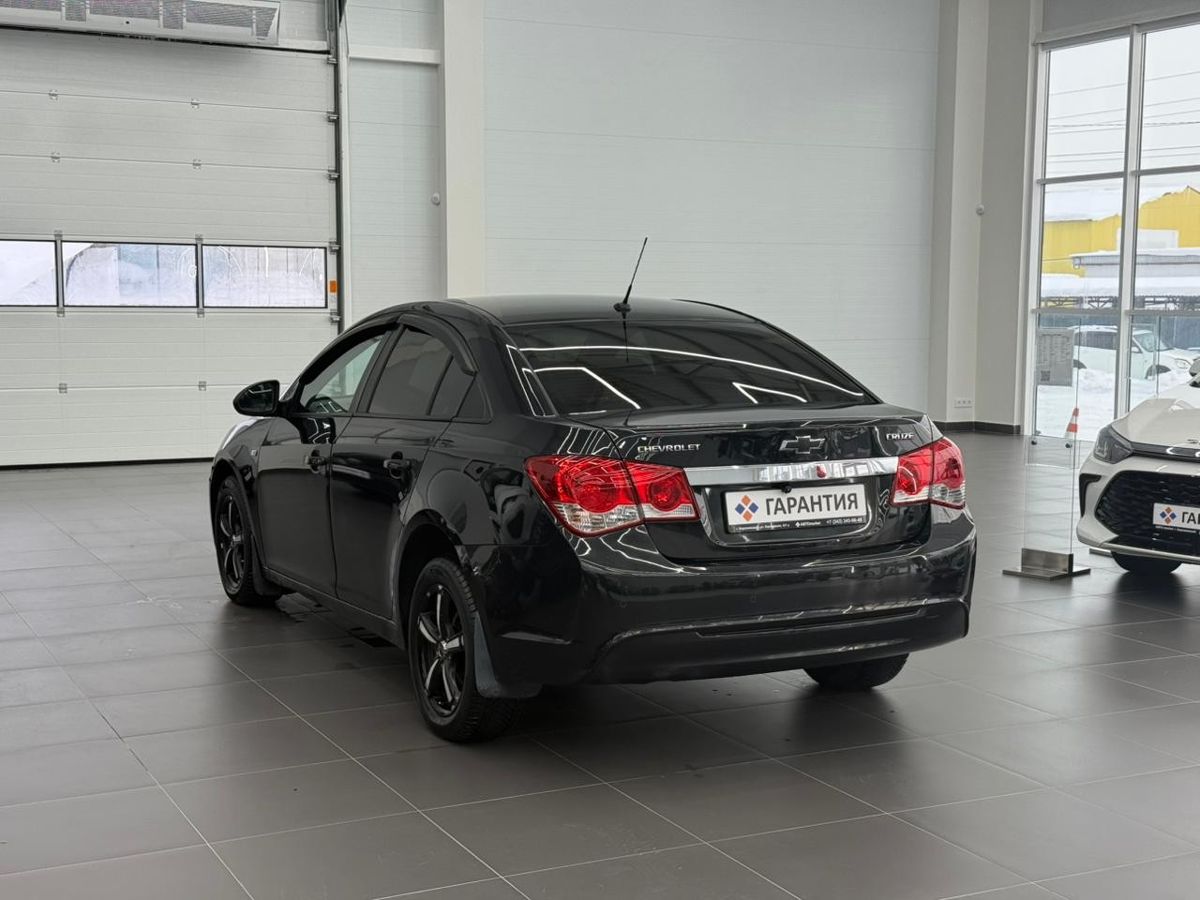 Chevrolet Cruze 1.6 MT (109 л.с.) 2013 1.6 MT (109 л.с.) 2013 — фото 2