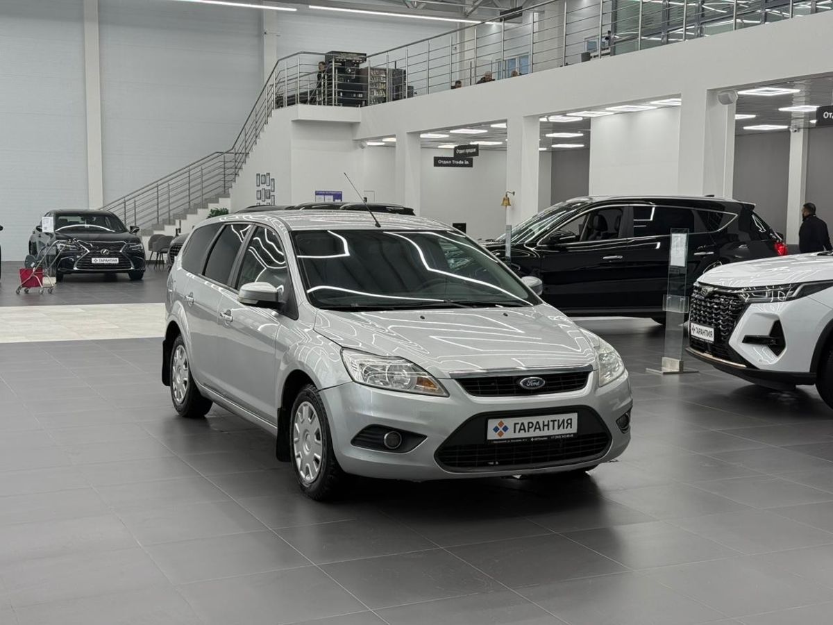 Ford Focus II Рестайлинг 1.8 MT (125 л.с.) 2008