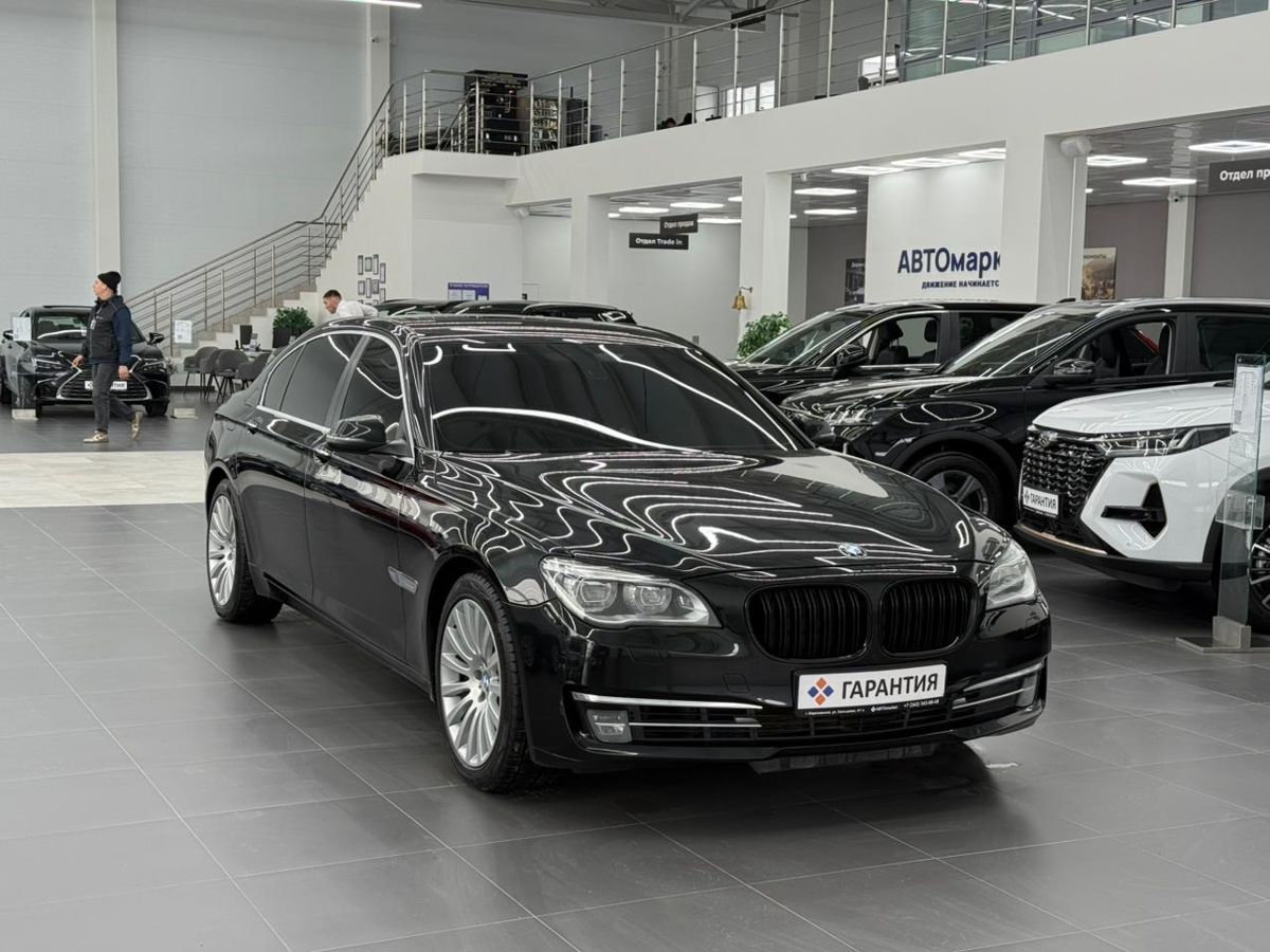 BMW 7 серии V (F01/F02/F04) Рестайлинг 740Li xDrive 3.0 AT (320 л.с.) 4WD 740Li xDrive 2012