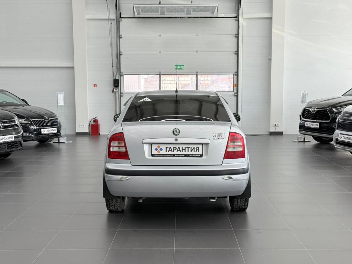 Skoda Octavia II (A5) Рестайлинг 1.4 MT (80 л.с.) Active 2010 — фото 3