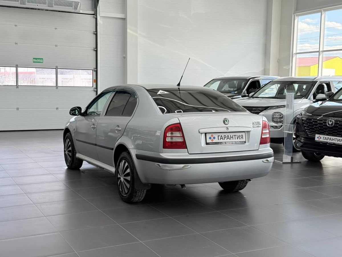 Skoda Octavia II (A5) Рестайлинг 1.4 MT (80 л.с.) Active 2010 — фото 2