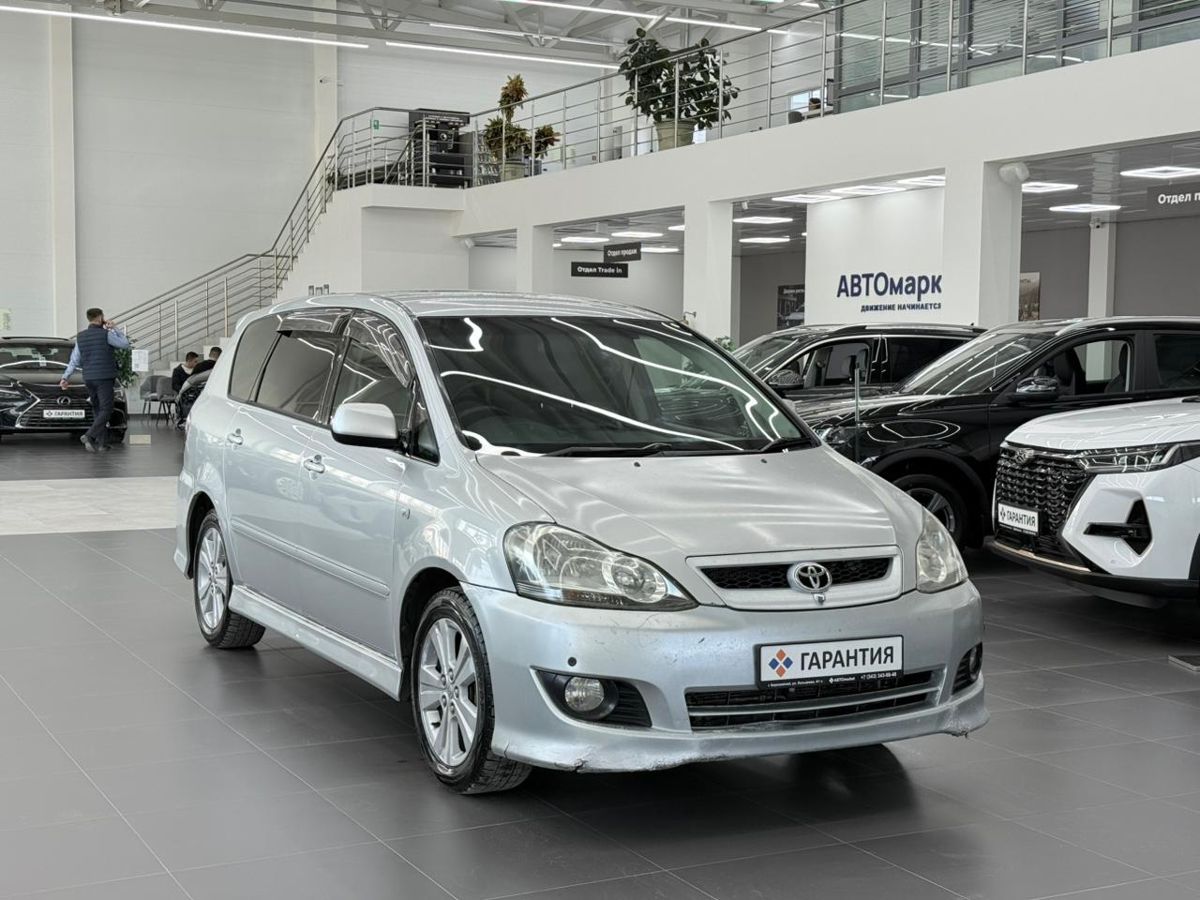 Toyota Ipsum II (M20) Рестайлинг 2.4 AT (160 л.с.) 2005