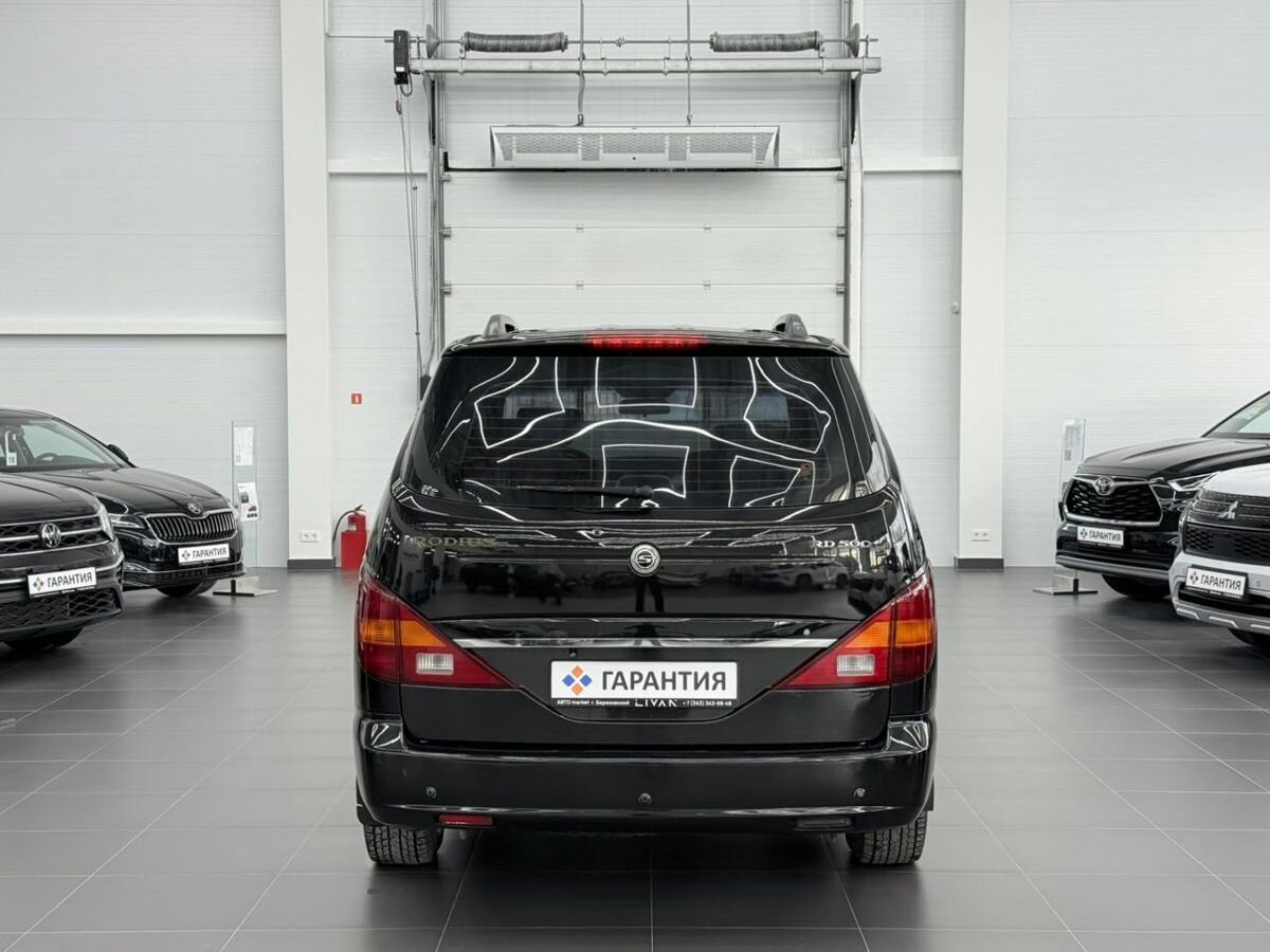 SsangYong Rodius I Рестайлинг 2.7d AT (165 л.с.) 4WD 2011 — фото 3