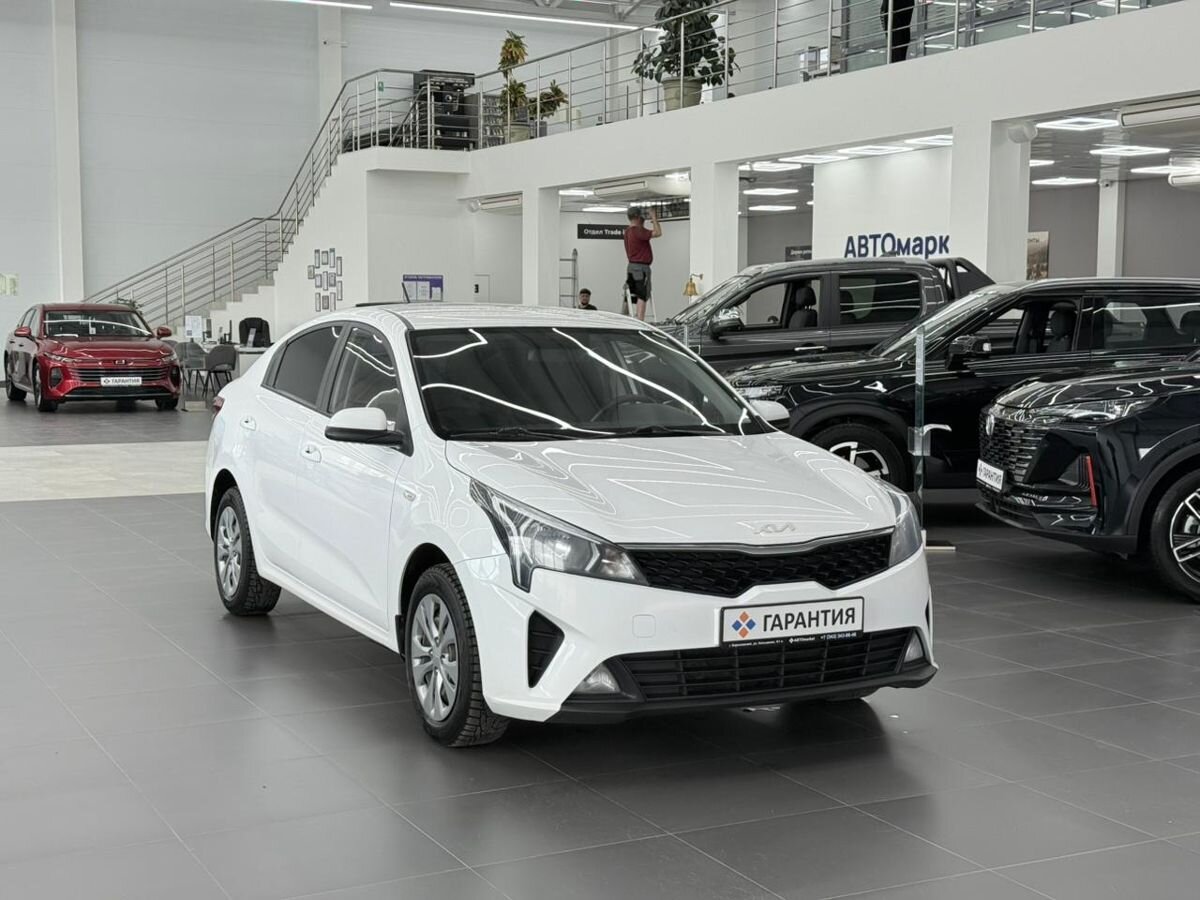 Kia Rio IV Рестайлинг 1.4 AT (100 л.с.) Comfort 2021