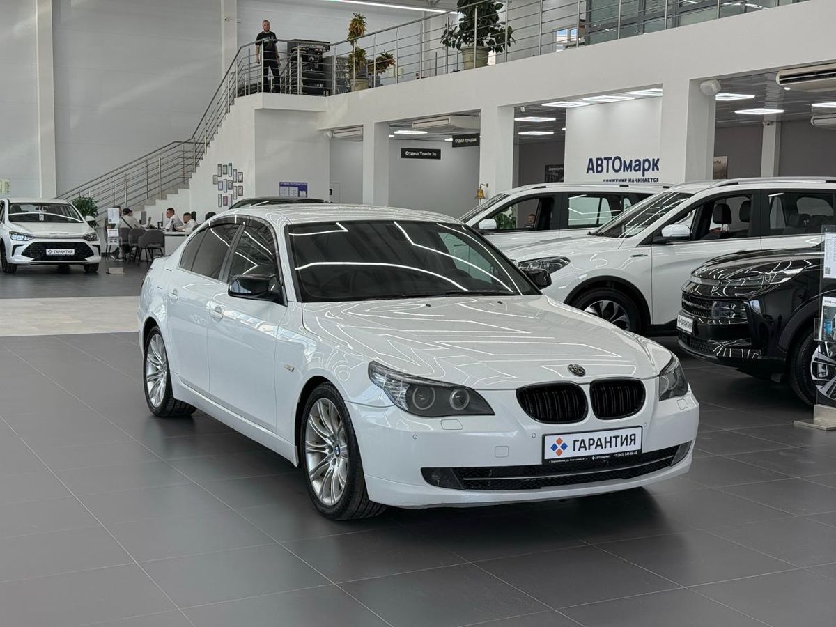 BMW 5 серии V (E60/E61) Рестайлинг 525i 2.5 AT (218 л.с.) 525 2009