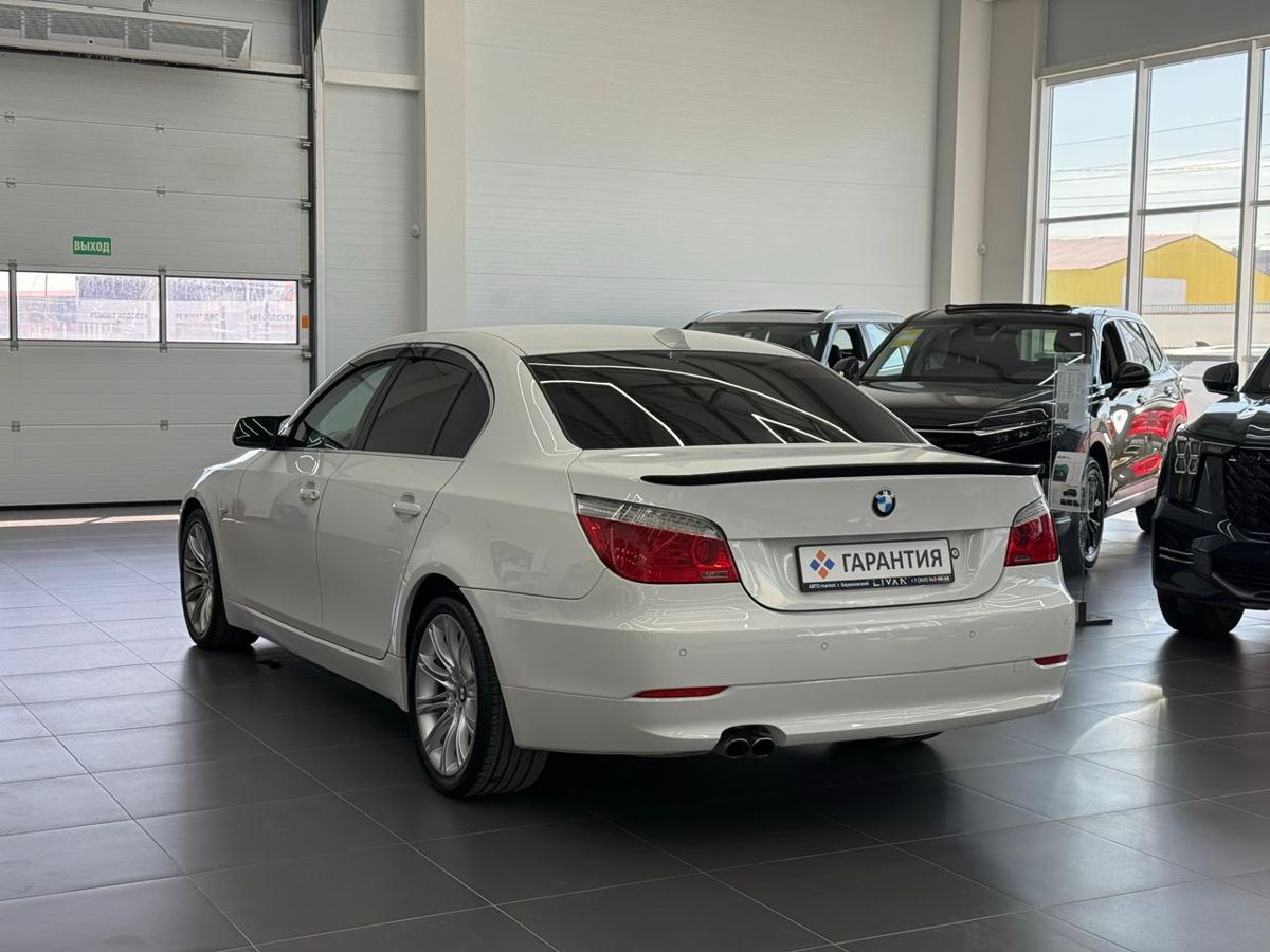BMW 5 серии V (E60/E61) Рестайлинг 525i 2.5 AT (218 л.с.) 525 2009 — фото 2