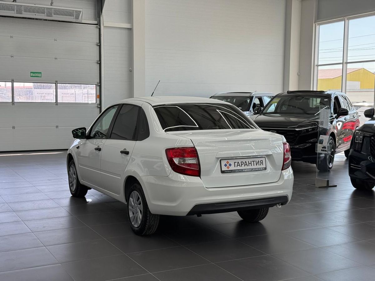 Lada (ВАЗ) Granta I Рестайлинг 1.6 MT (87 л.с.) Standard 2020 — фото 2