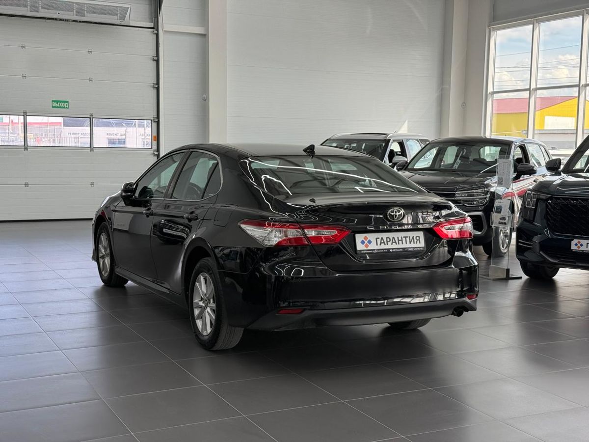 Toyota Camry VIII (XV70) 2.0 AT (150 л.с.) 2019 — фото 2