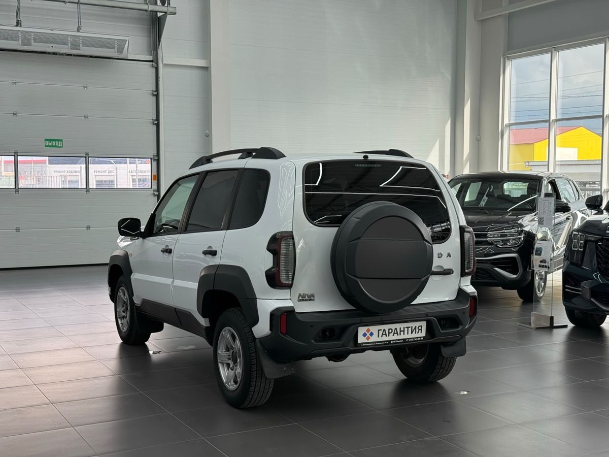 Lada (ВАЗ) Niva Travel I 1.7 MT (80 л.с.) 4WD Comfort 2021 — фото 2