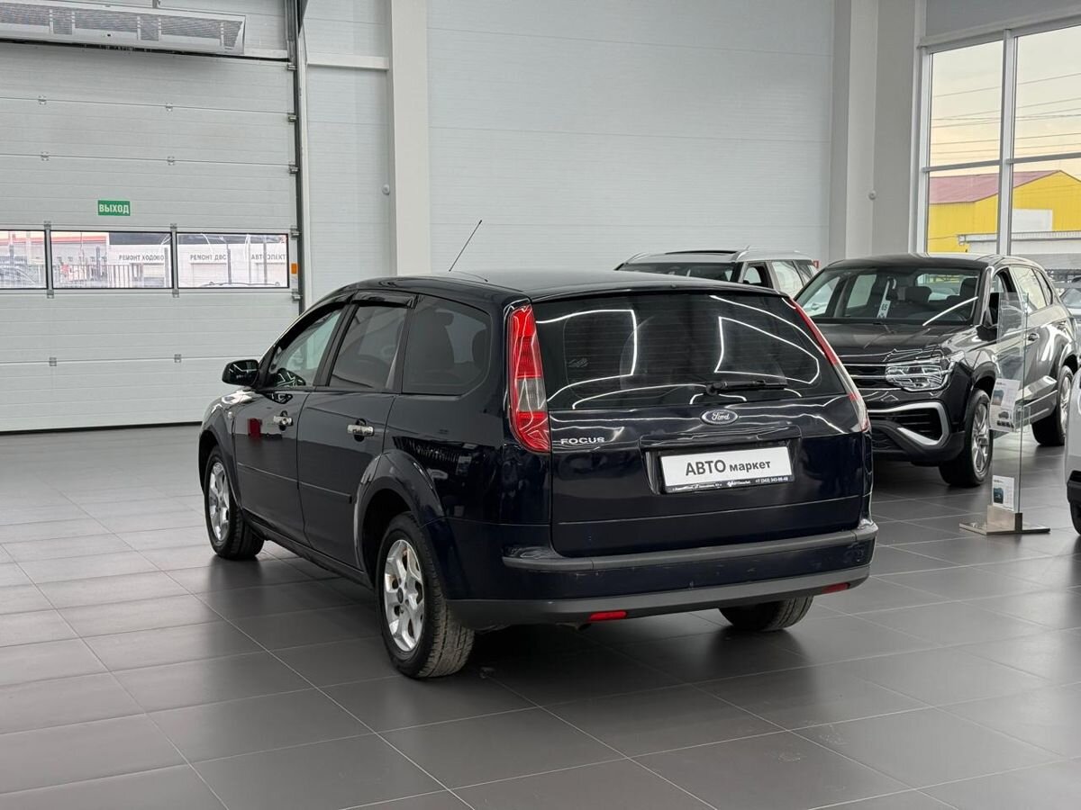 Ford Focus II 2.0 MT (145 л.с.) 2006 — фото 2