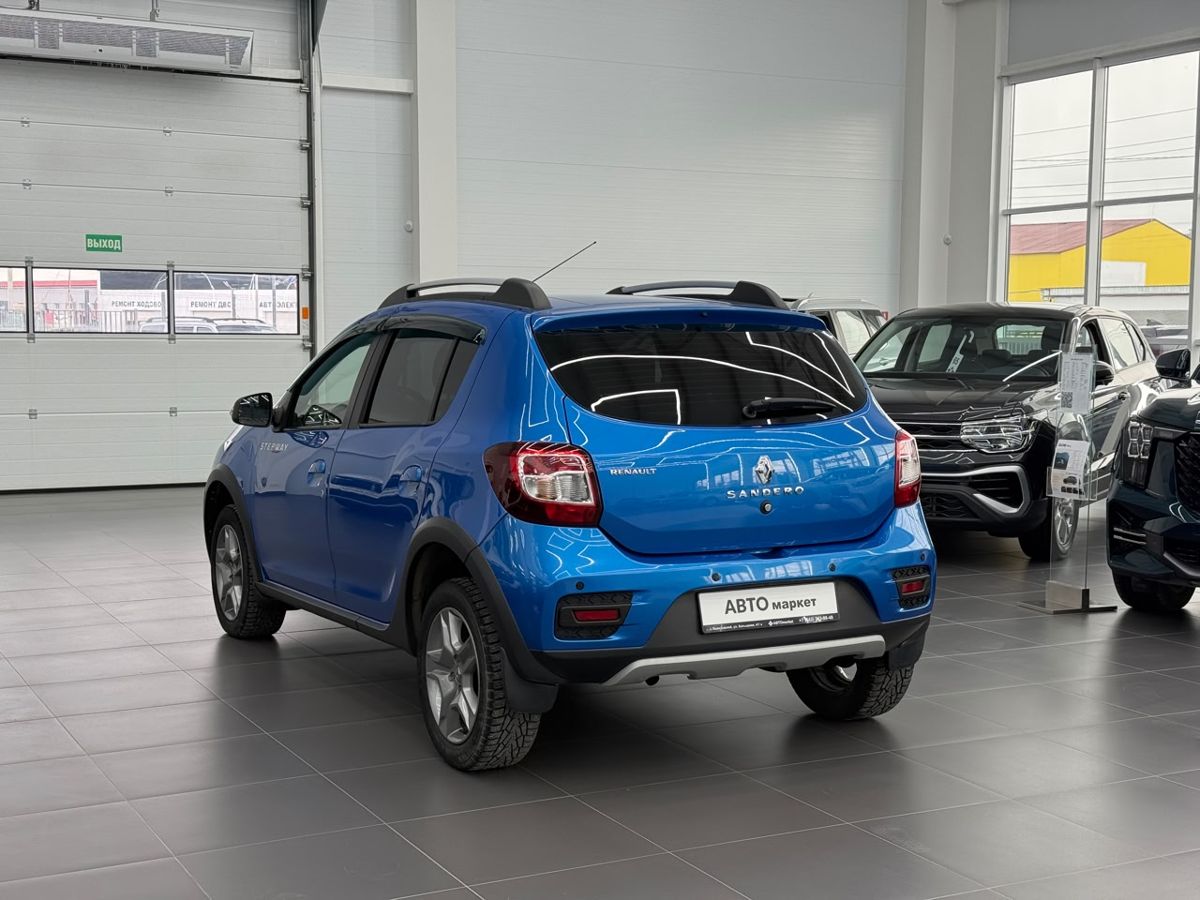 Renault Sandero II Рестайлинг Stepway 1.6 MT (82 л.с.) Stepway Life 2019 — фото 2