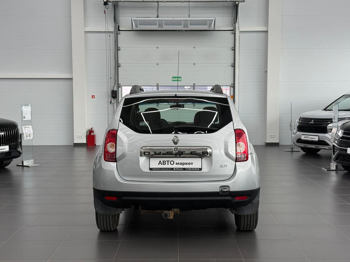 Renault Duster I 2.0 MT (135 л.с.) 4WD 2014 — фото 3