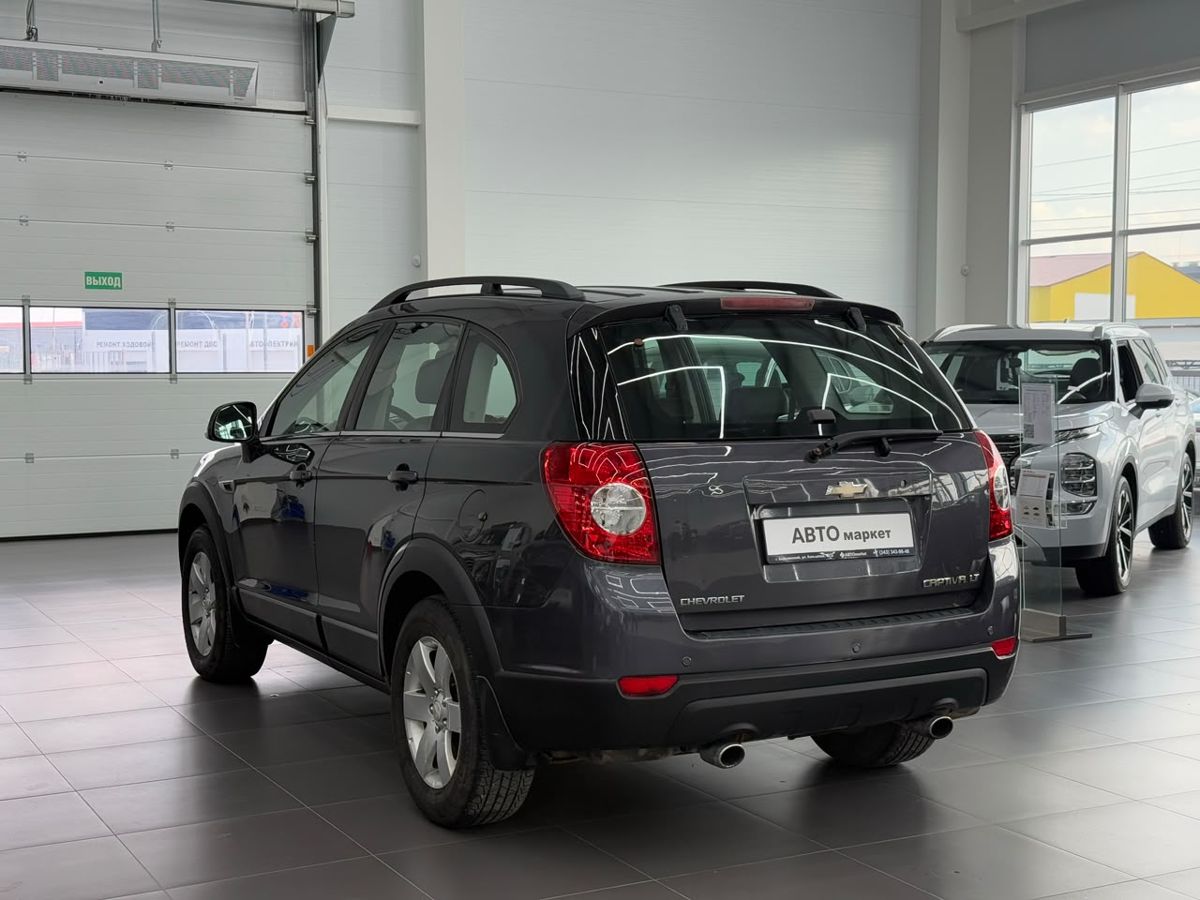 Chevrolet Captiva I Рестайлинг 2.4 MT (167 л.с.) 4WD LT 5 мест 2013 — фото 2