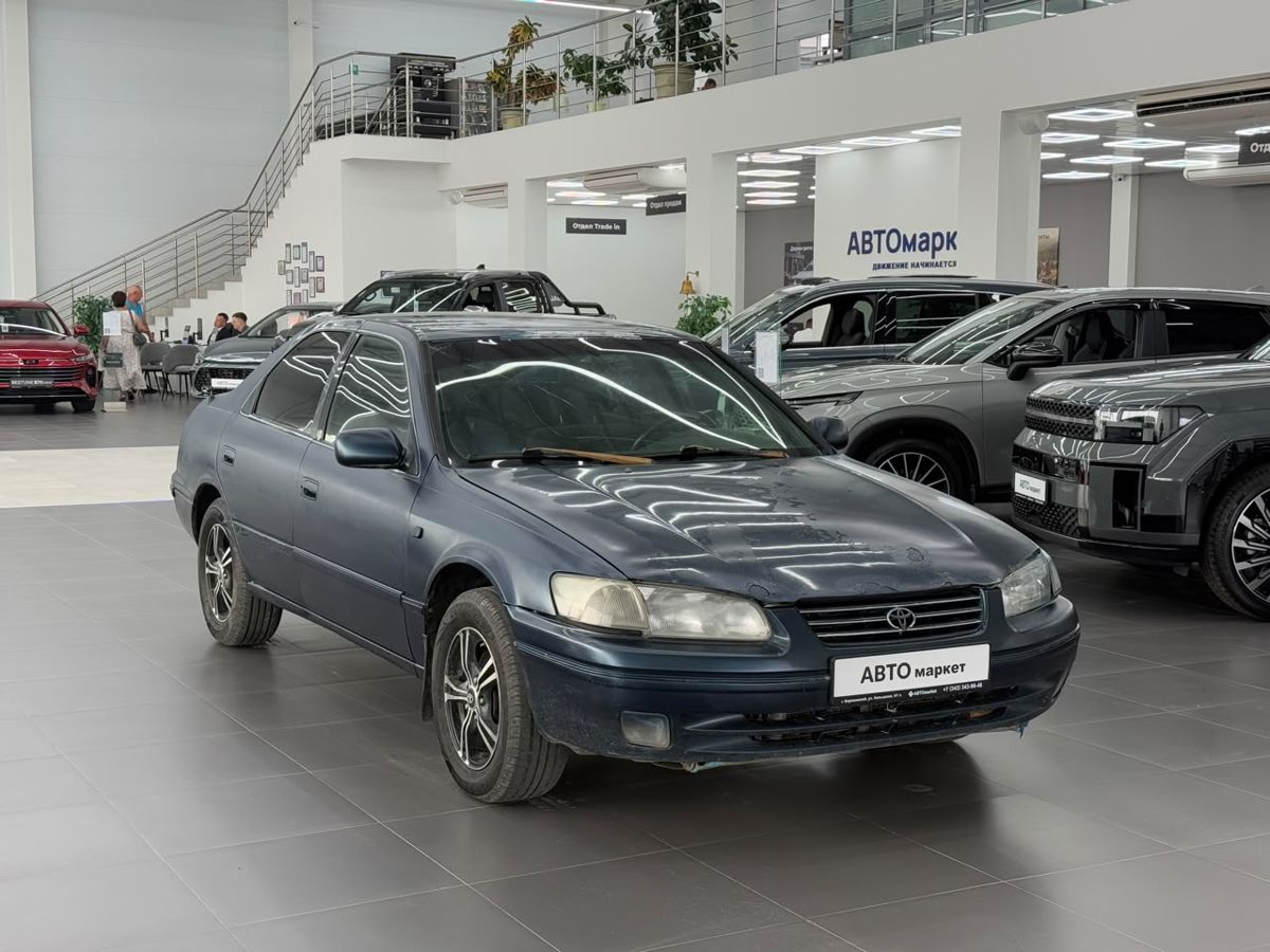 Toyota Camry III (XV10) 2.0 MT (140 л.с.) 1997