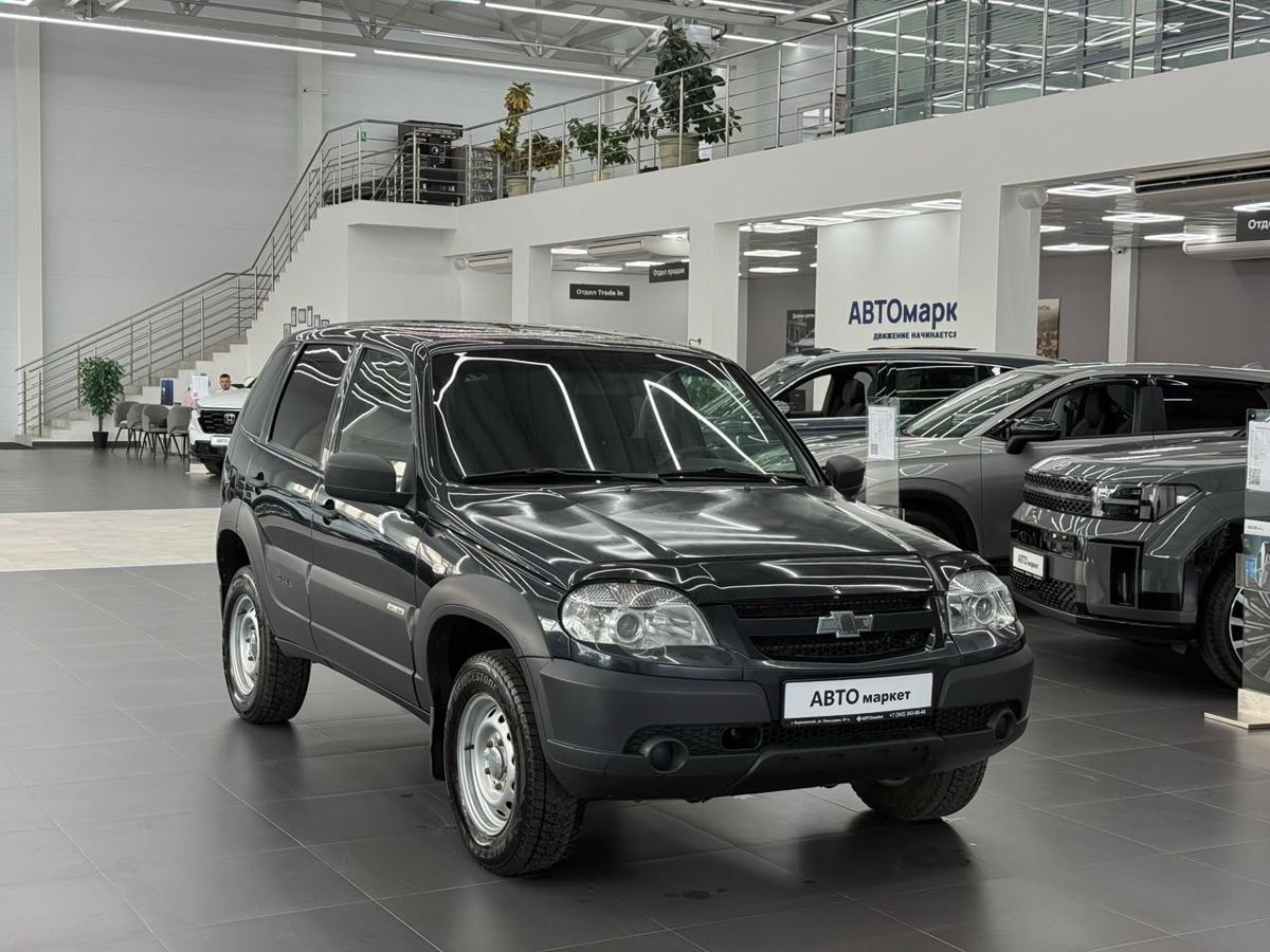 Chevrolet Niva I Рестайлинг 1.7 MT (80 л.с.) 4WD 2018