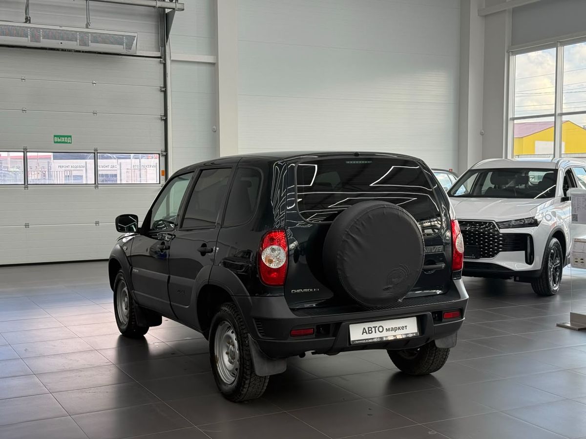 Chevrolet Niva I Рестайлинг 1.7 MT (80 л.с.) 4WD 2018 — фото 2