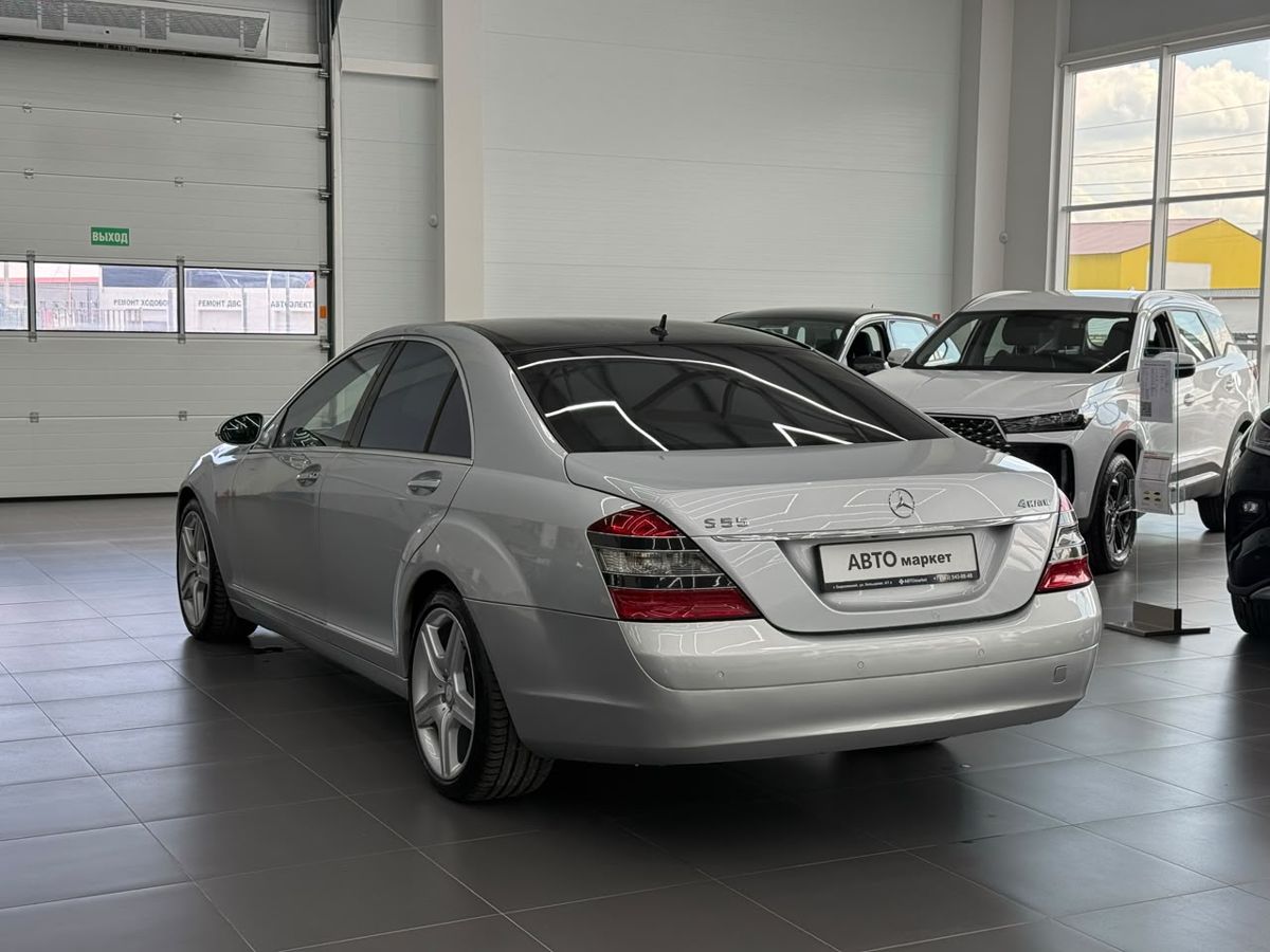 Mercedes-Benz S-Класс V (W221) 500 5.5 AT (388 л.с.) 4WD S 500 4MATIC 2007 — фото 2