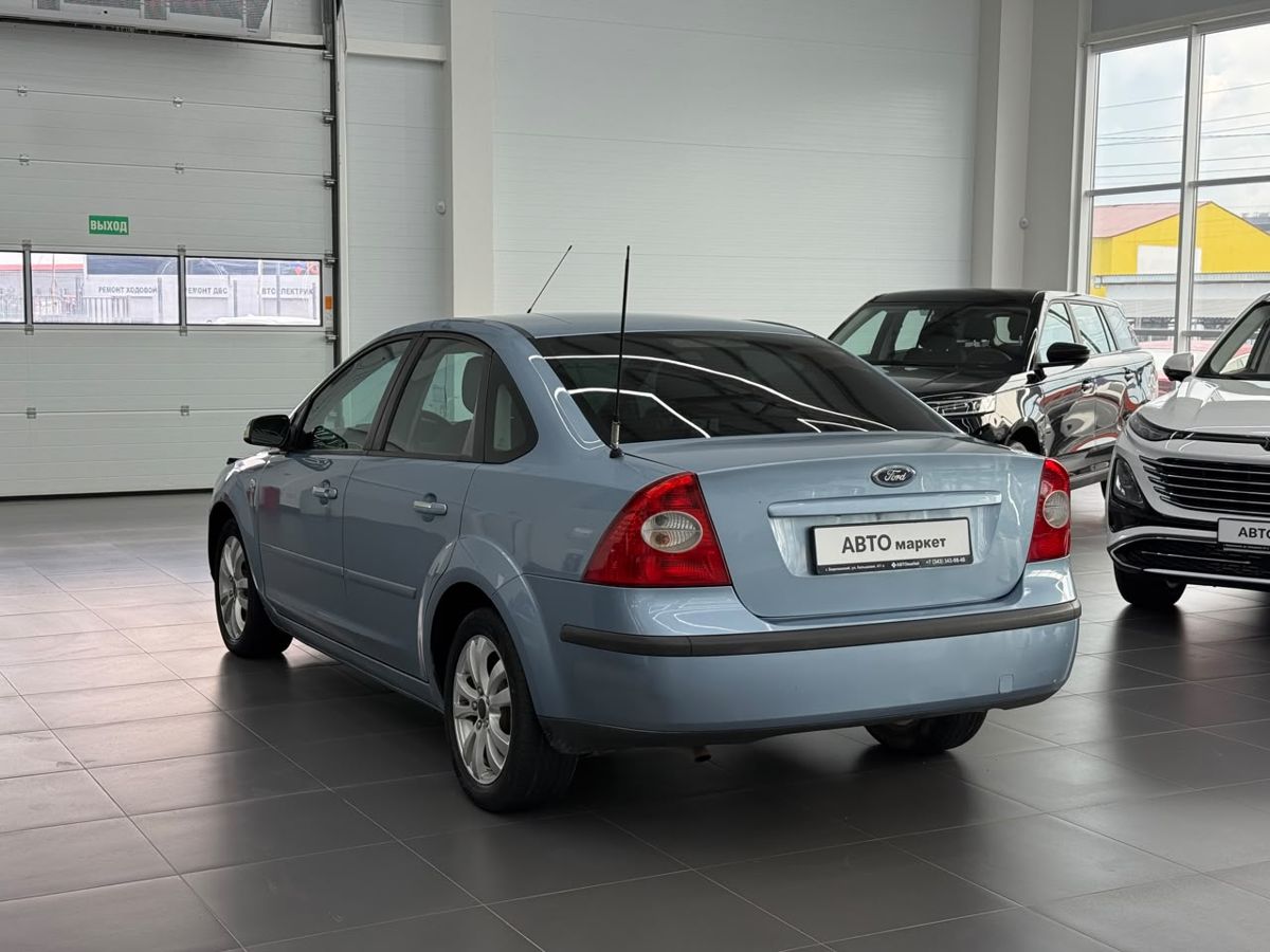 Ford Focus II 1.8 MT (125 л.с.) 2007 — фото 2