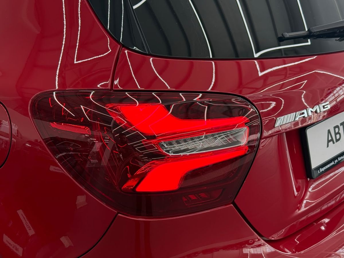 Mercedes-Benz A-Класс AMG I (W176) Рестайлинг 45 AMG 2.0 AMT (381 л.с.) 4WD A 45 4MATIC Особая серия 2016 — фото 3