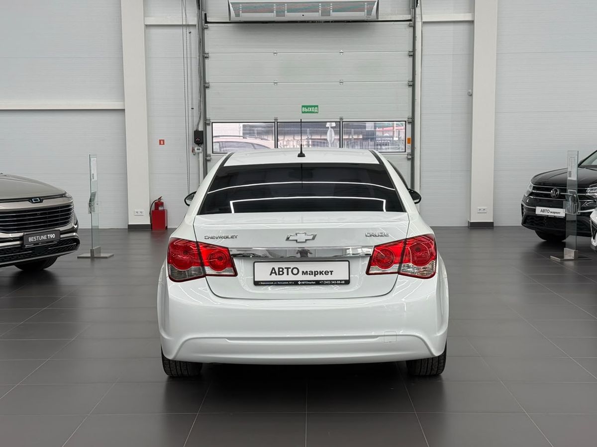 Chevrolet Cruze I Рестайлинг 1.8 AT (141 л.с.) LTZ 2013 — фото 3