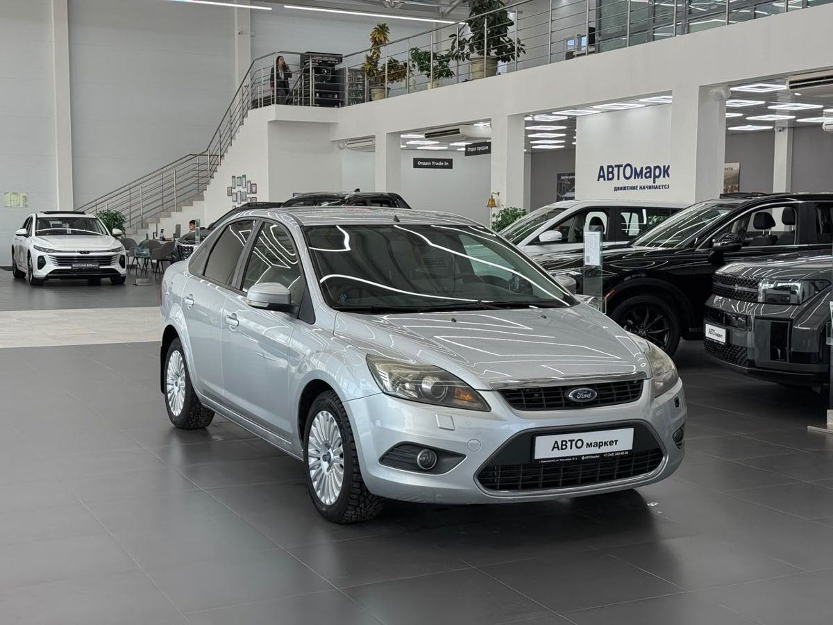 Ford Focus II Рестайлинг 1.6 AT (100 л.с.) 2008