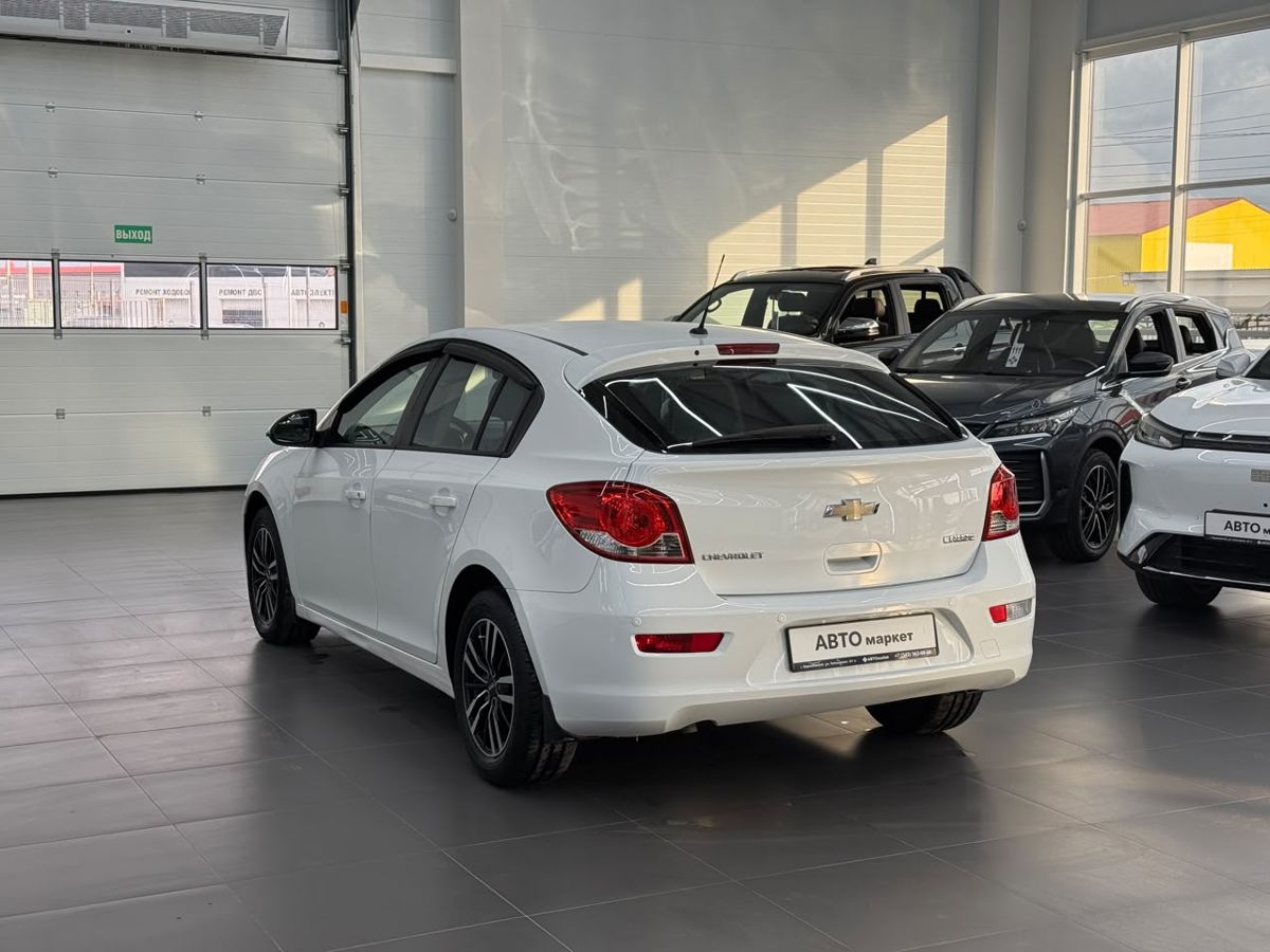 Chevrolet Cruze I Рестайлинг 1.6 AT (109 л.с.) LS 2014 — фото 2