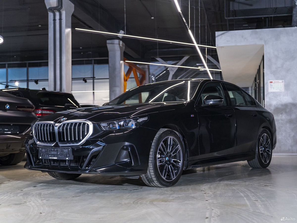 BMW 5 серии 2023