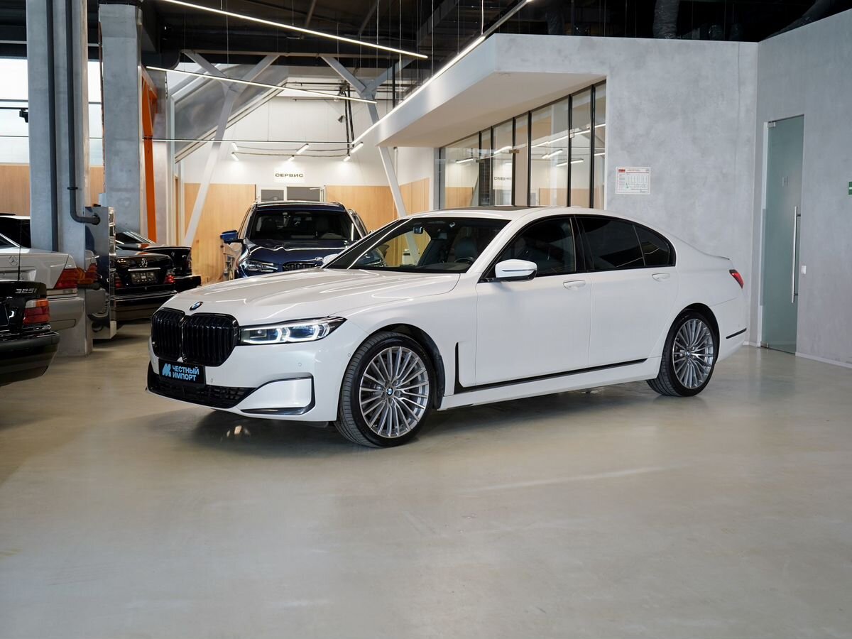 BMW 7 серии 2021