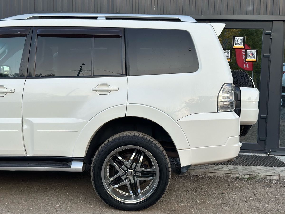 Mitsubishi Pajero IV 3.2d AT (200 л.с.) 4WD Ultimate 2011 — фото 8