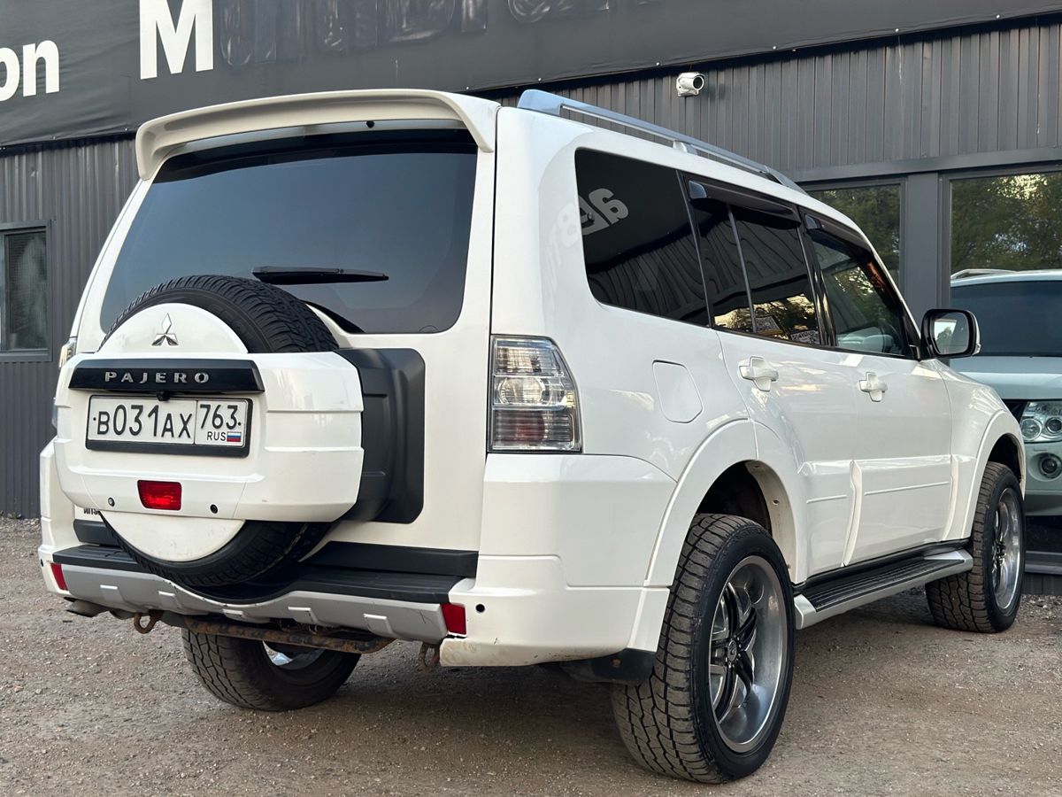 Mitsubishi Pajero IV 3.2d AT (200 л.с.) 4WD Ultimate 2011 — фото 10
