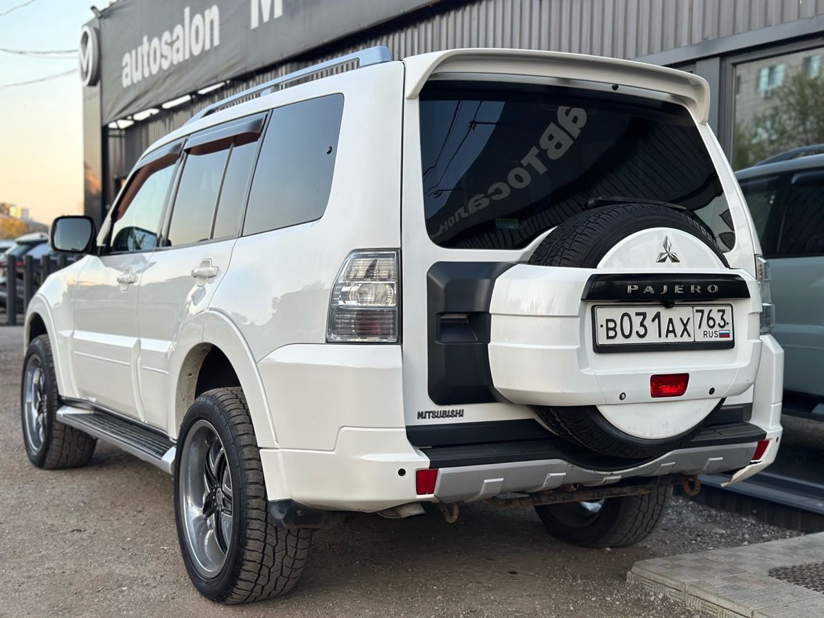 Mitsubishi Pajero IV 3.2d AT (200 л.с.) 4WD Ultimate 2011 — фото 9