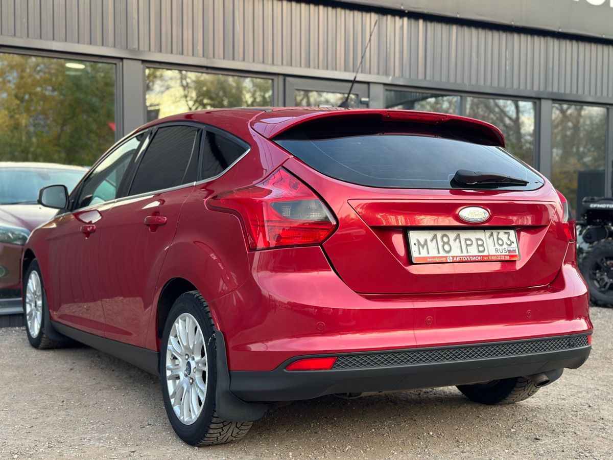 Ford Focus III 1.6 MT (125 л.с.) Titanium 2013 — фото 10