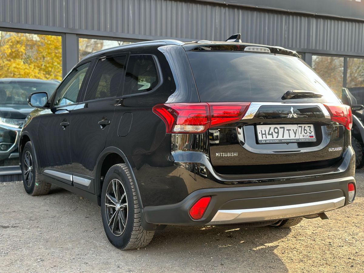 Mitsubishi Outlander III Рестайлинг 2 2.0 CVT (146 л.с.) 4WD Instyle 2017 2018 — фото 4