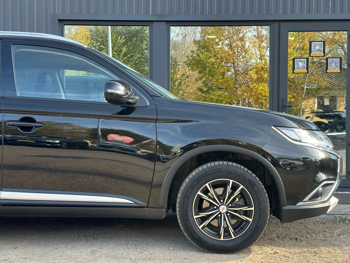 Mitsubishi Outlander III Рестайлинг 2 2.0 CVT (146 л.с.) 4WD Instyle 2017 2018 — фото 9