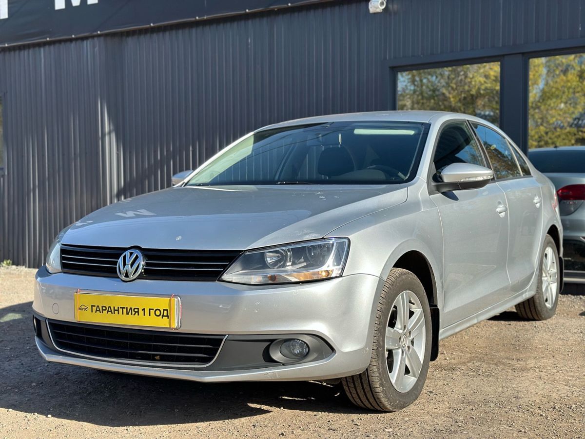 Volkswagen Jetta VI 1.6 AT (105 л.с.) Comfortline 2013 — фото 3