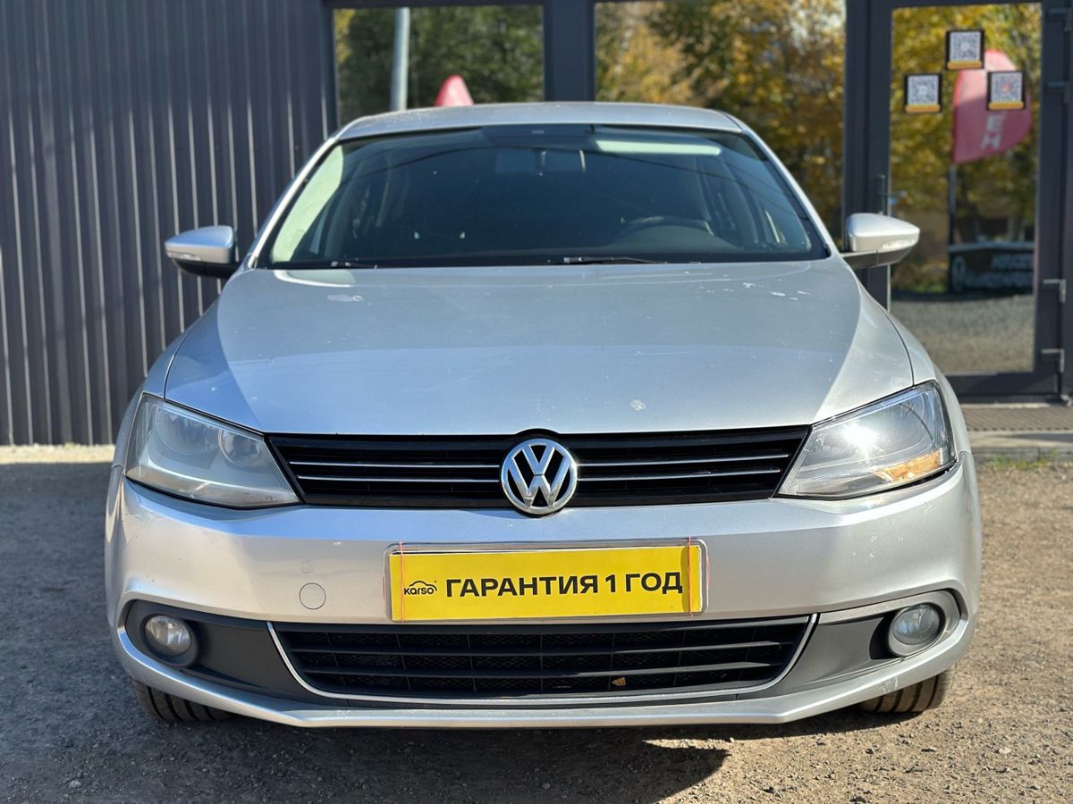 Volkswagen Jetta VI 1.6 AT (105 л.с.) Comfortline 2013 — фото 2