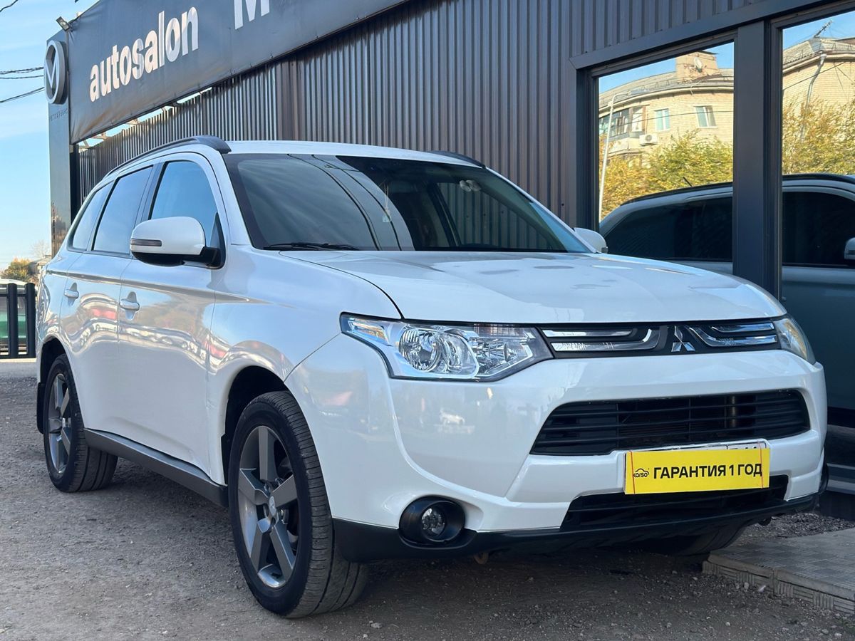 Mitsubishi Outlander III 2.4 CVT (167 л.с.) 4WD Intense 2013 — фото 7